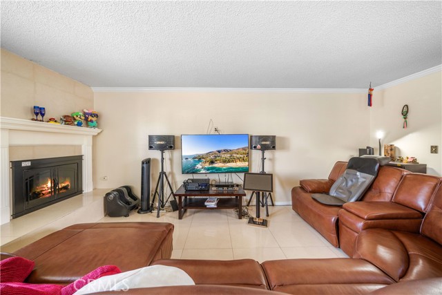 Detail Gallery Image 9 of 34 For 6021 Gage Ave #1,  Bell Gardens,  CA 90201 - 3 Beds | 2 Baths