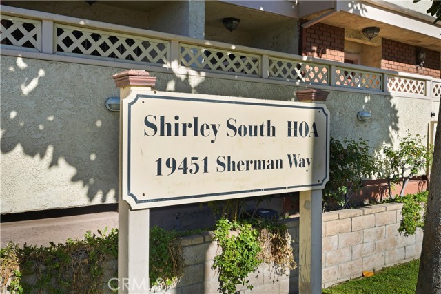 Detail Gallery Image 2 of 47 For 19451 Sherman Way #301,  Reseda,  CA 91335 - 3 Beds | 2/1 Baths