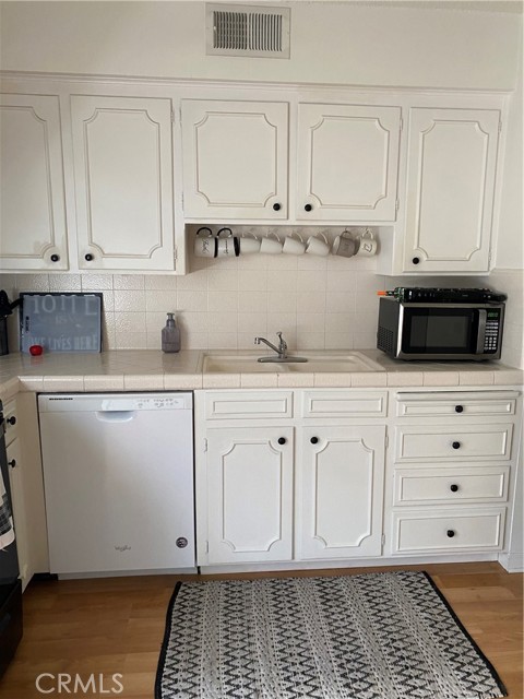 Detail Gallery Image 5 of 14 For 5085 N Wishon #37,  Fresno,  CA 93704 - 2 Beds | 1 Baths