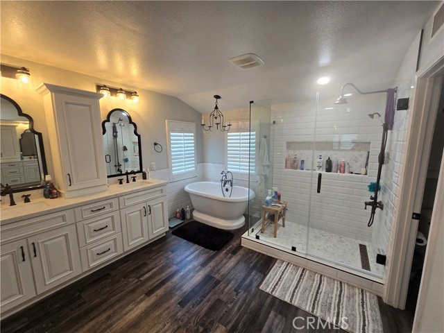 Detail Gallery Image 22 of 37 For 3250 Quartz Cir, Corona,  CA 92882 - 5 Beds | 3/1 Baths