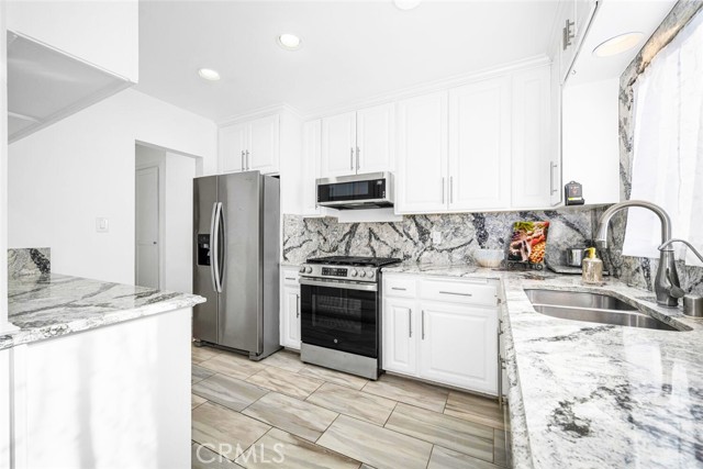 Detail Gallery Image 14 of 51 For 3034 N Ocana, Long Beach,  CA 90808 - 5 Beds | 2 Baths