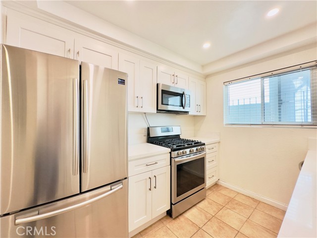 525 E Verdugo Avenue, Burbank CA: https://media.crmls.org/medias/41c12b8a-727b-4507-ae55-75d3ff3af961.jpg