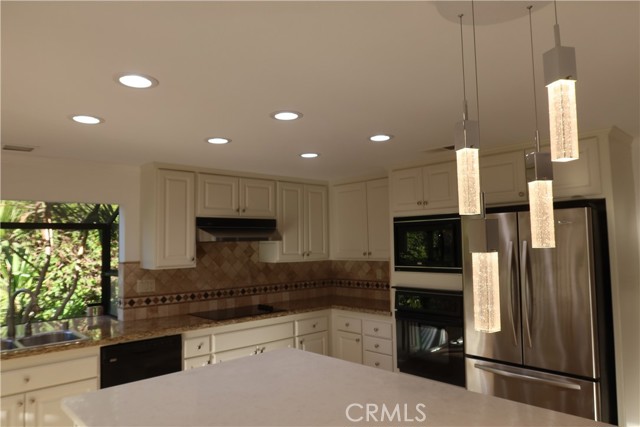 Detail Gallery Image 7 of 28 For 19 Alameda, Irvine,  CA 92620 - 5 Beds | 2/1 Baths
