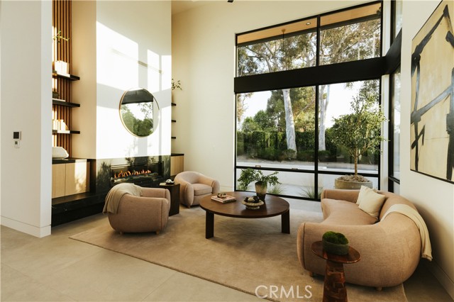 Detail Gallery Image 9 of 24 For 2321 Mesa Dr, Newport Beach,  CA 92660 - 5 Beds | 4/1 Baths