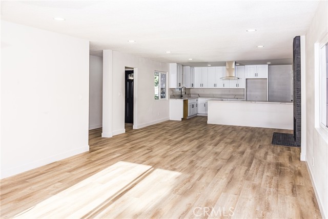 2983 N Alameda Avenue, San Bernardino CA: https://media.crmls.org/medias/41c23772-9cf1-410d-9163-c15f63d7a083.jpg