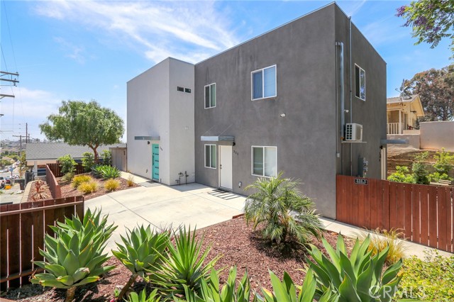 348 & 350 27th Street, San Diego CA: https://media.crmls.org/medias/41c35d61-b141-4446-90c0-30d561c9884d.jpg