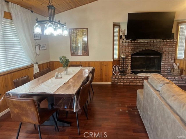 Detail Gallery Image 6 of 43 For 385 Wylerhorn, Crestline,  CA 92325 - 4 Beds | 3 Baths