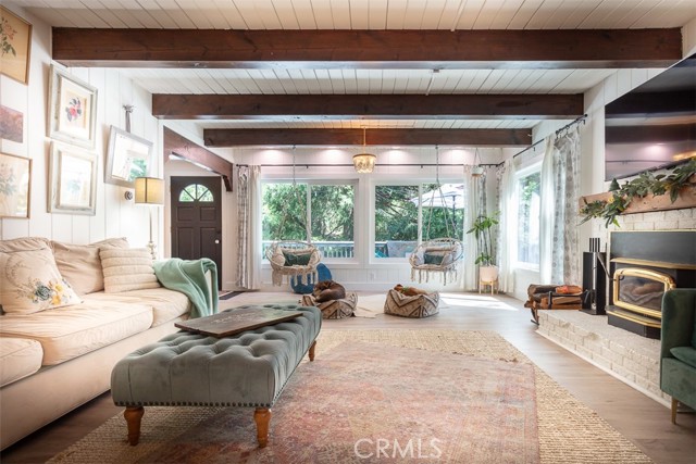 Detail Gallery Image 9 of 33 For 220 Oak Dr., Lake Arrowhead,  CA 92352 - 3 Beds | 2 Baths