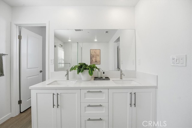 Detail Gallery Image 31 of 43 For 2392 Haley Point Drive #104,  Ventura,  CA 93003 - 3 Beds | 3/1 Baths
