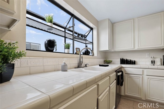 Detail Gallery Image 13 of 44 For 26 Claret #40,  Irvine,  CA 92614 - 2 Beds | 1/1 Baths