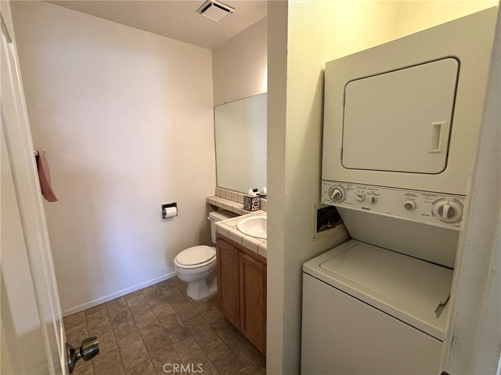 https://media.crmls.org/medias/41c65a67-95f8-4643-85c3-60c94756d61e.jpg?preset=X-Large