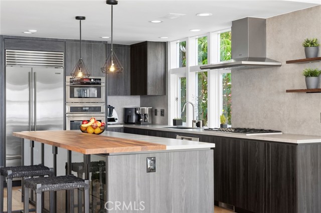 Detail Gallery Image 12 of 35 For 1061 Skyline Dr, Laguna Beach,  CA 92651 - 4 Beds | 2/2 Baths