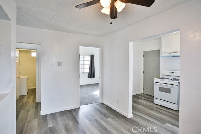 Detail Gallery Image 8 of 27 For 2154 E. 14th St, Long Beach,  CA 90804 - 2 Beds | 1 Baths