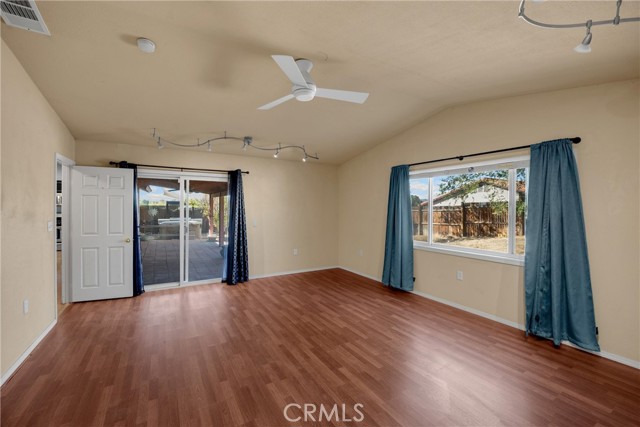 Detail Gallery Image 32 of 52 For 13554 2nd Ave, Victorville,  CA 92395 - 4 Beds | 2 Baths