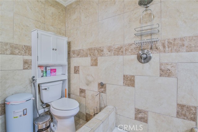 Detail Gallery Image 18 of 49 For 1709 E Luray, Long Beach,  CA 90807 - 5 Beds | 5 Baths