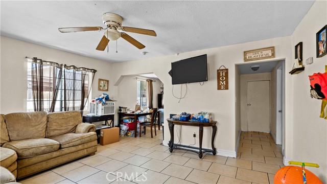 1178 Buelah Avenue, Los Angeles CA: https://media.crmls.org/medias/41c8ffa4-d5fc-4fdf-8cb6-af308832586d.jpg
