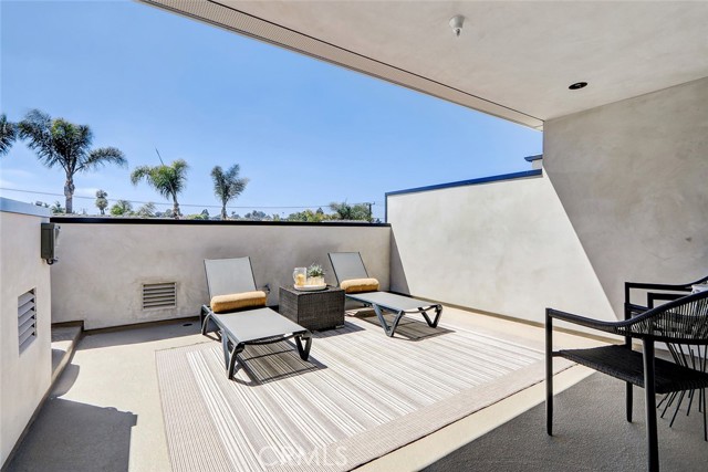 Detail Gallery Image 27 of 44 For 2005 Mathews Ave a,  Redondo Beach,  CA 90278 - 4 Beds | 5 Baths