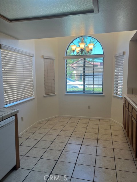 Detail Gallery Image 4 of 8 For 19139 Elm Dr, Apple Valley,  CA 92308 - 2 Beds | 2 Baths