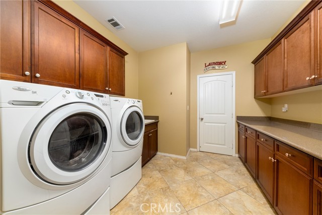 Detail Gallery Image 34 of 52 For 15073 Sagegrove Ln, Fontana,  CA 92336 - 6 Beds | 4/1 Baths