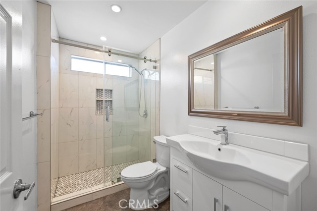 Detail Gallery Image 21 of 34 For 5145 Yarmouth Ave #15,  Encino,  CA 91316 - 2 Beds | 2/1 Baths