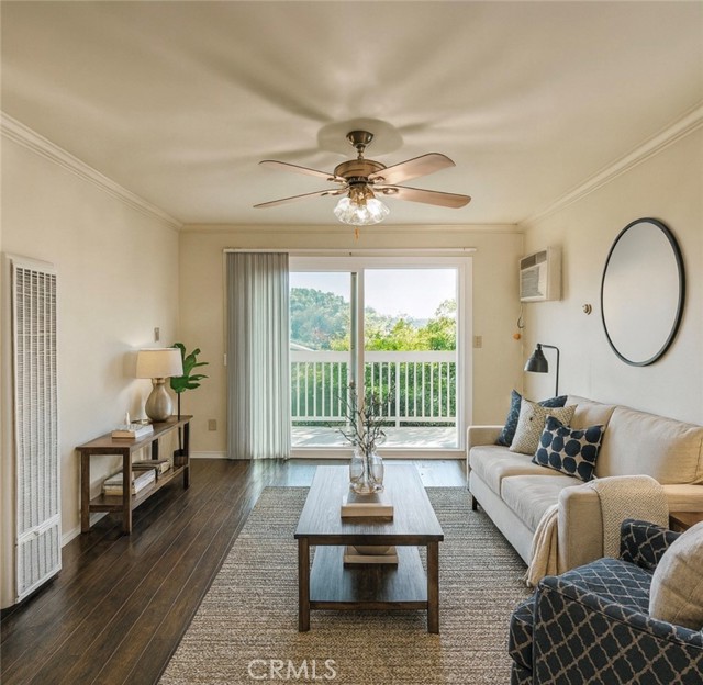 Detail Gallery Image 2 of 8 For 2266 Cazador, Los Angeles,  CA 90065 - 40 Beds | 24 Baths