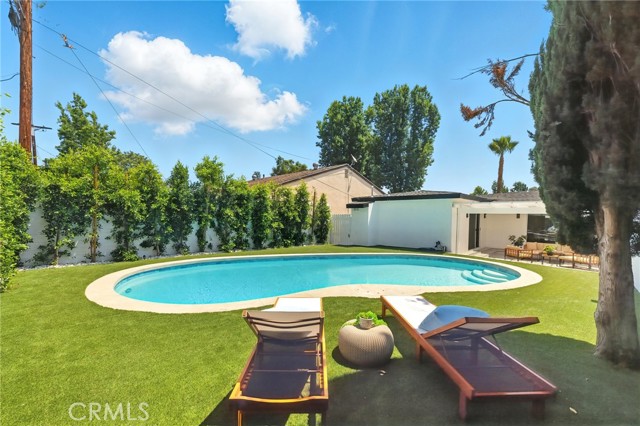 Detail Gallery Image 19 of 21 For 6119 Longridge Ave, Valley Glen,  CA 91401 - 4 Beds | 4/1 Baths