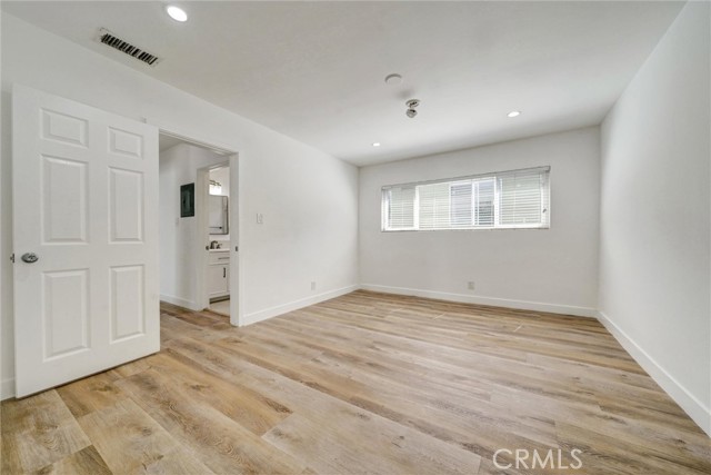 2040 S Sherbourne Drive, Los Angeles CA: https://media.crmls.org/medias/41cb3434-1ba4-483f-a655-012599344dbd.jpg