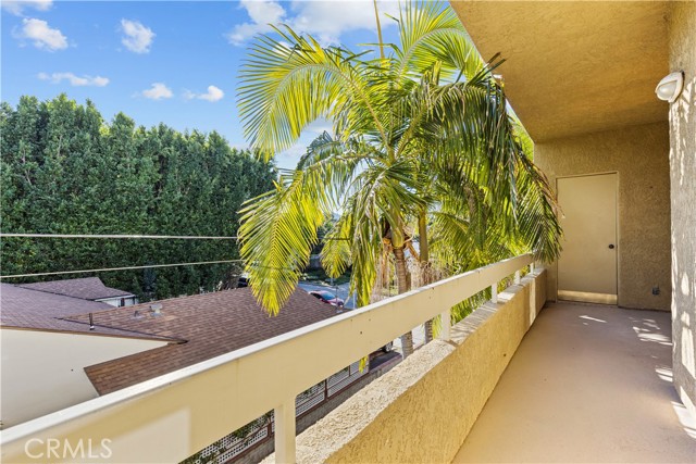 Detail Gallery Image 8 of 20 For 4430 Noble Ave #208,  Sherman Oaks,  CA 91403 - 2 Beds | 2 Baths