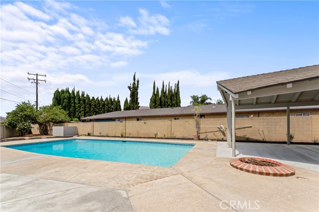 Detail Gallery Image 3 of 33 For 817 S Plymouth Pl, Anaheim,  CA 92806 - 3 Beds | 2/1 Baths