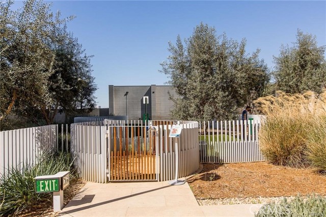 877 Francisco Street, Los Angeles CA: https://media.crmls.org/medias/41cd5af4-c4ca-49a3-a1b0-1849e5ca7569.jpg