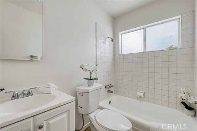 Detail Gallery Image 17 of 21 For 118 S Manhattan Pl #6,  Los Angeles,  CA 90004 - 1 Beds | 1 Baths