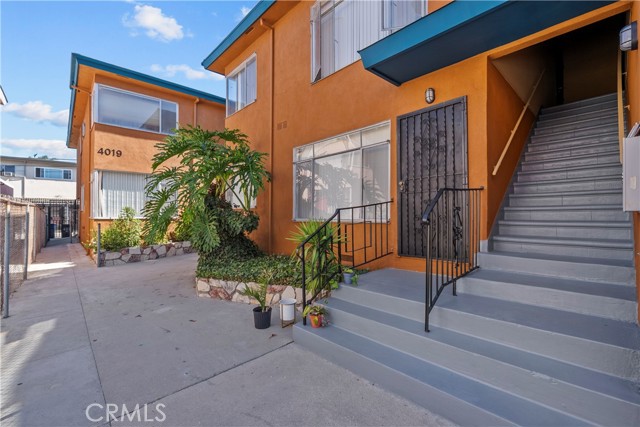 Detail Gallery Image 8 of 40 For 4015 Palmwood Dr, Los Angeles,  CA 90008 - – Beds | – Baths