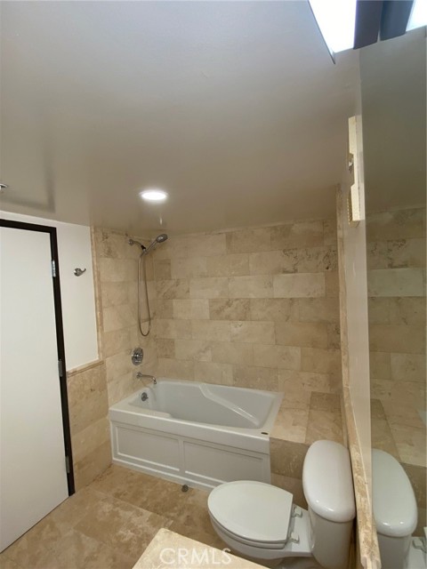 Detail Gallery Image 14 of 16 For 35 N Raymond Ave #211,  Pasadena,  CA 91103 - 1 Beds | 2 Baths