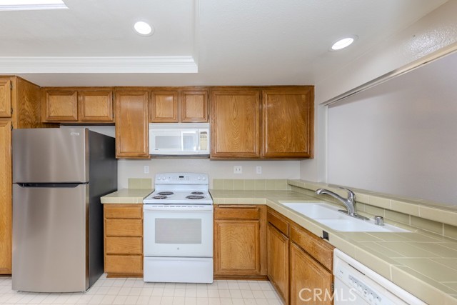 Detail Gallery Image 4 of 67 For 19745 Deep Harbor Dr, Huntington Beach,  CA 92648 - 2 Beds | 2 Baths