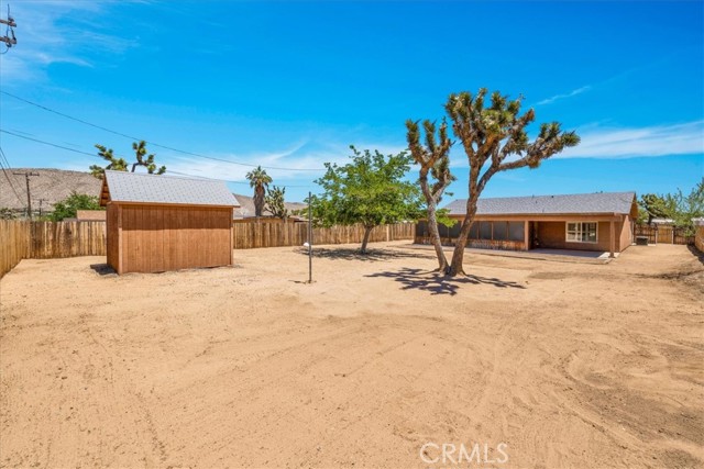 Detail Gallery Image 32 of 41 For 7566 Fox Trl, Yucca Valley,  CA 92284 - 3 Beds | 2 Baths
