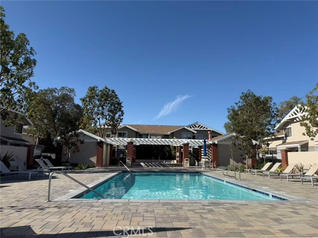 Detail Gallery Image 5 of 5 For 169 Tarocco, Irvine,  CA 92618 - 2 Beds | 2 Baths