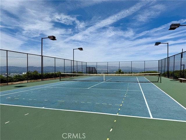 Detail Gallery Image 50 of 53 For 4556 Poe Ave, Woodland Hills,  CA 91364 - 4 Beds | 2/1 Baths