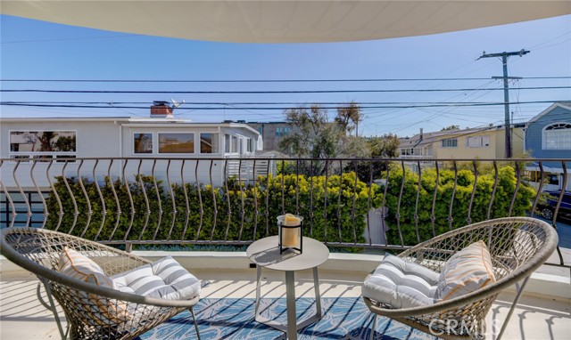 Detail Gallery Image 28 of 41 For 417 Crest Dr, Manhattan Beach,  CA 90266 - 3 Beds | 3/1 Baths
