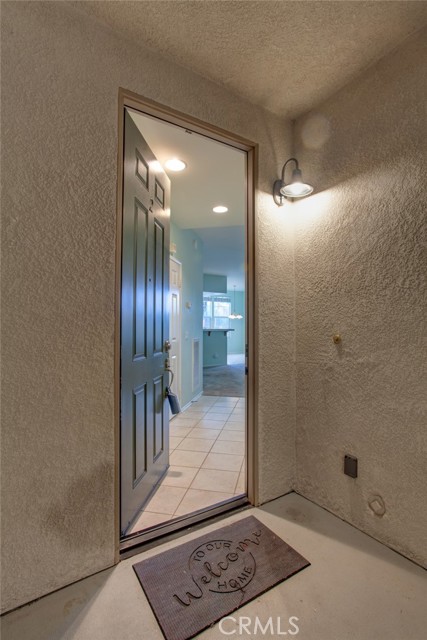 Detail Gallery Image 4 of 21 For 27009 Channel Ln #2,  Valencia,  CA 91355 - 2 Beds | 2 Baths