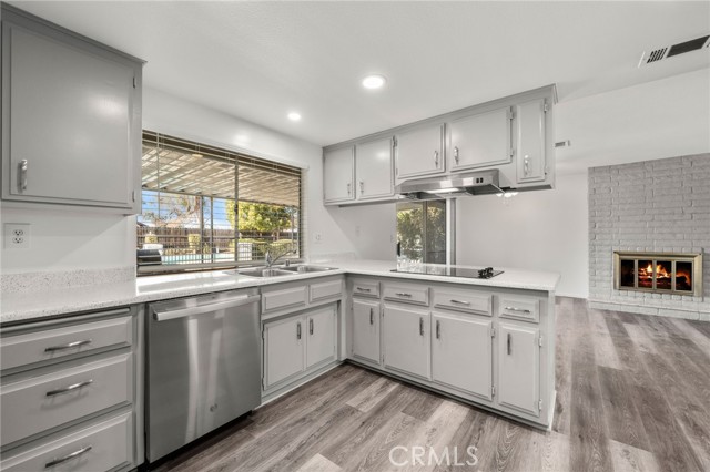 Detail Gallery Image 3 of 40 For 27193 Cornell St, Hemet,  CA 92544 - 3 Beds | 2/1 Baths