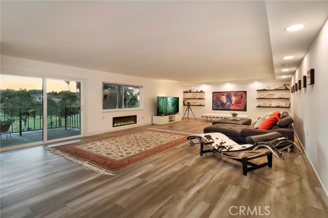 Detail Gallery Image 1 of 42 For 2354 via Mariposa 1b,  Laguna Woods,  CA 92637 - 2 Beds | 2 Baths