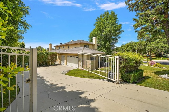 2310 Oak Park Road, Glendora, California 91741, 5 Bedrooms Bedrooms, ,5 BathroomsBathrooms,Single Family Residence,For Sale,Oak Park,CV24141984