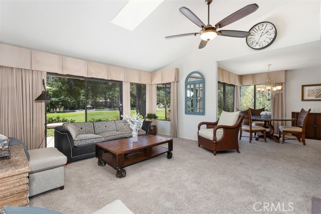 4119 Oak Island Lane, Fallbrook CA: https://media.crmls.org/medias/41d28c4e-3599-4e11-b6e3-5334cbdbc684.jpg