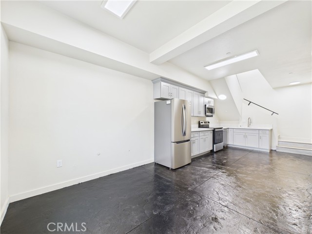 8457 Langdon, North Hills CA: https://media.crmls.org/medias/41d2e80e-56cb-43b0-84e0-02c83689106c.jpg