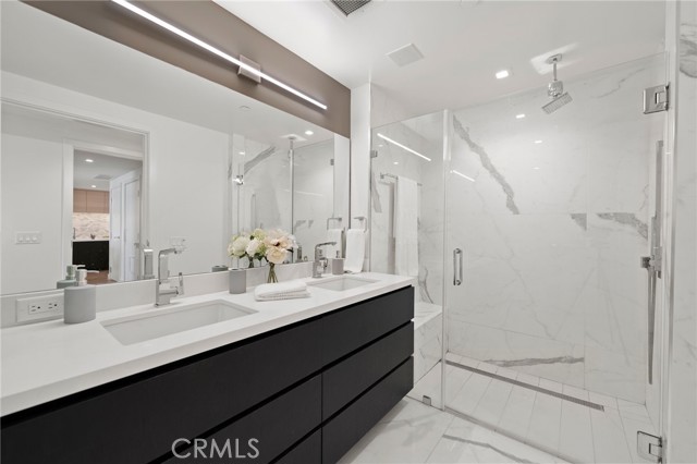 Detail Gallery Image 14 of 27 For 1388 Kettner Blvd #2203,  San Diego,  CA 92101 - 2 Beds | 4 Baths