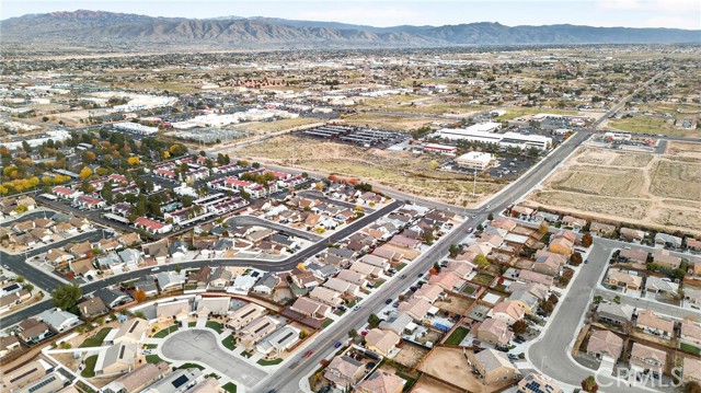 Detail Gallery Image 10 of 38 For 16649 Denham, Victorville,  CA 92395 - 3 Beds | 2 Baths