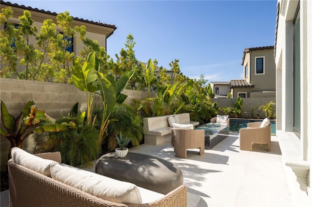 Detail Gallery Image 8 of 52 For 104 Interstellar, Irvine,  CA 92618 - 5 Beds | 5/1 Baths