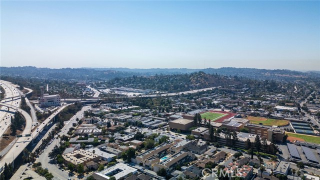 Detail Gallery Image 51 of 54 For 121 Sinclair Ave #207,  Glendale,  CA 91206 - 2 Beds | 2 Baths