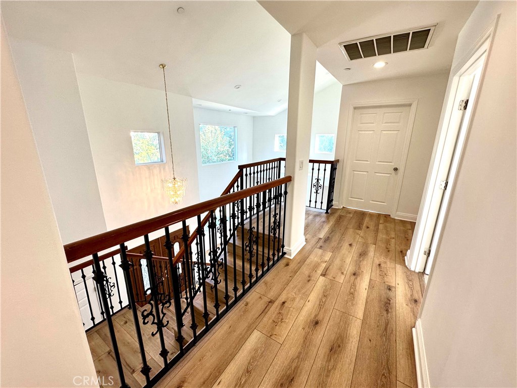 MLS #SR25254574 image #12