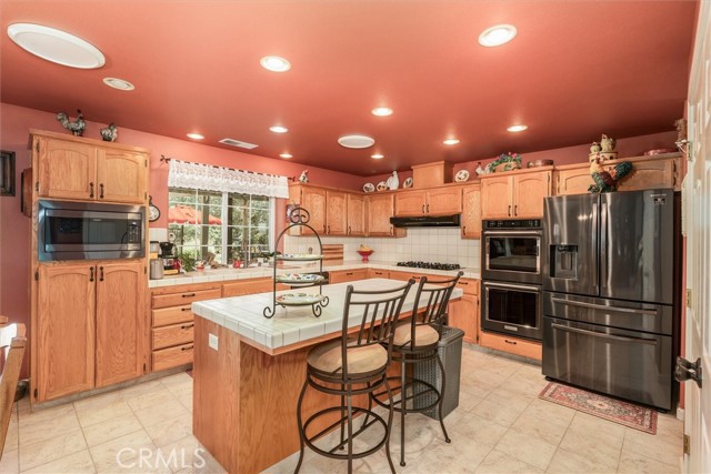 Detail Gallery Image 14 of 62 For 45740 Green Lake Ct, Coarsegold,  CA 93614 - 4 Beds | 3 Baths